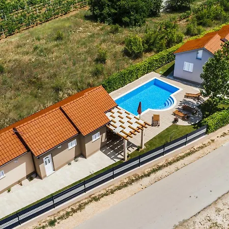 Villa Bilic Donji Proložac